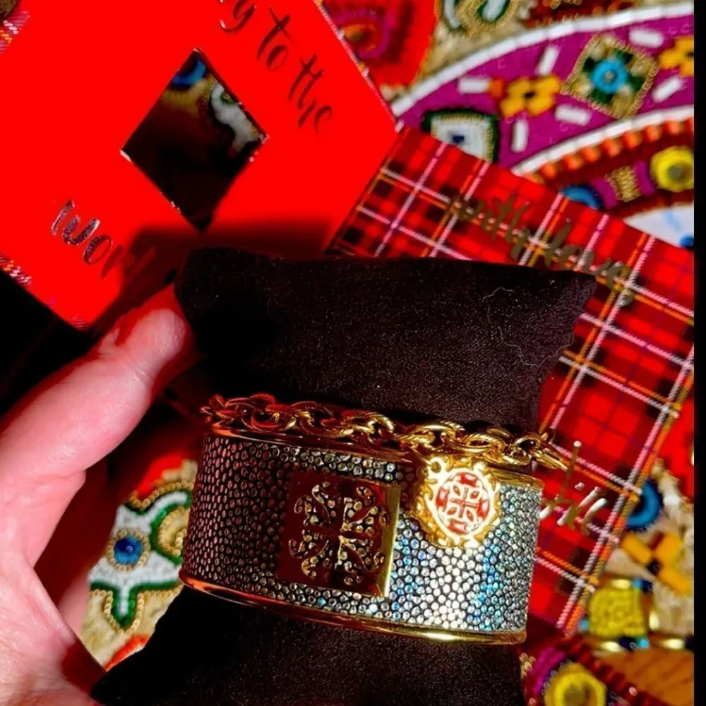RUSTIC COTM December 2017 - comes w signature box!
